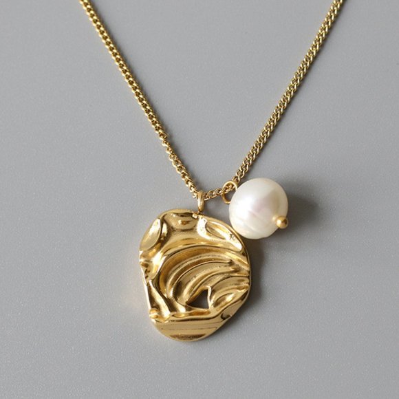 Jewelry - NEW 18K Gold Plated Rose Flower Fresh  Water Pearl Necklace